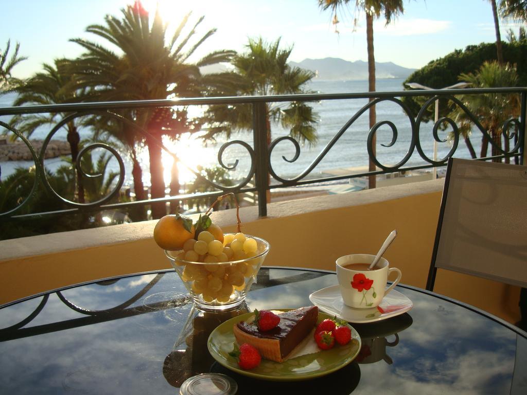 Apartment On The Croisette With Sea View Cannes Room photo